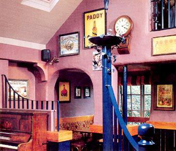 Whitegates Pub & Accommodation Killarney Ngoại thất bức ảnh